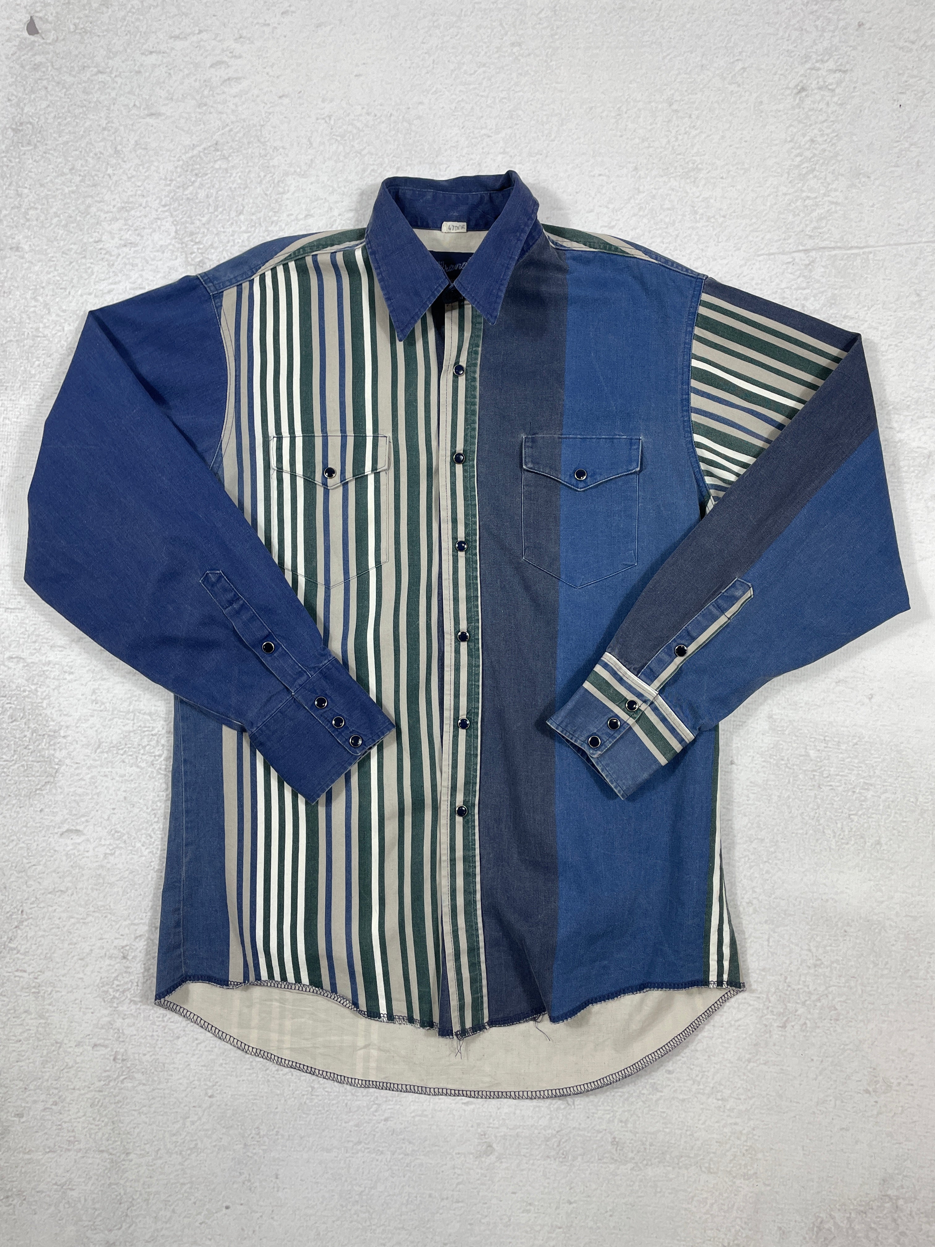 Vintage Wrangler Flannel Buttoned Shirt - Men's Large